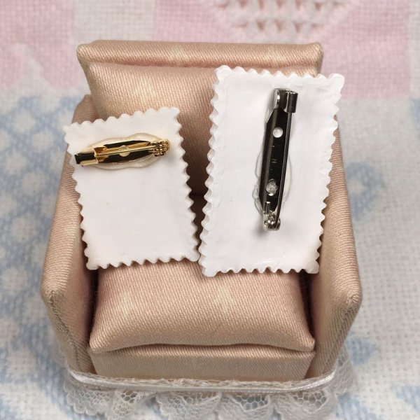 画像3: ☆SALE☆¥2,000☆  stamp brooch (3)
