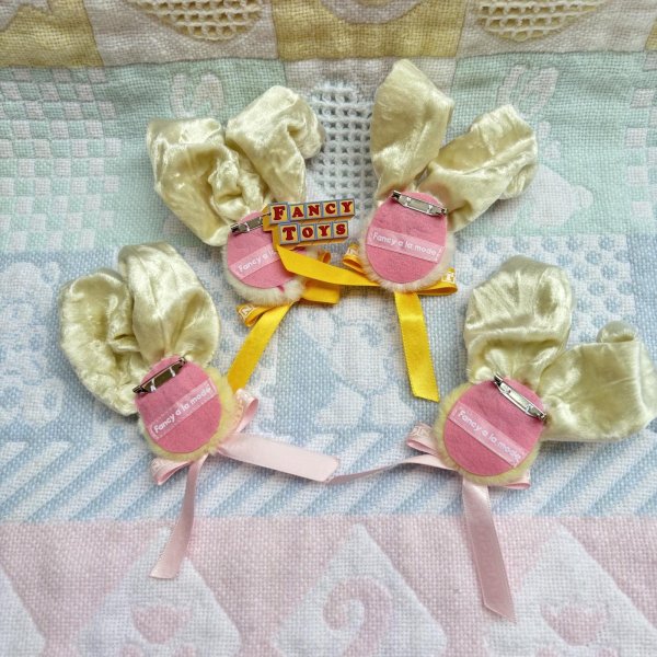 画像2: Toy Bunny Brooch (2)